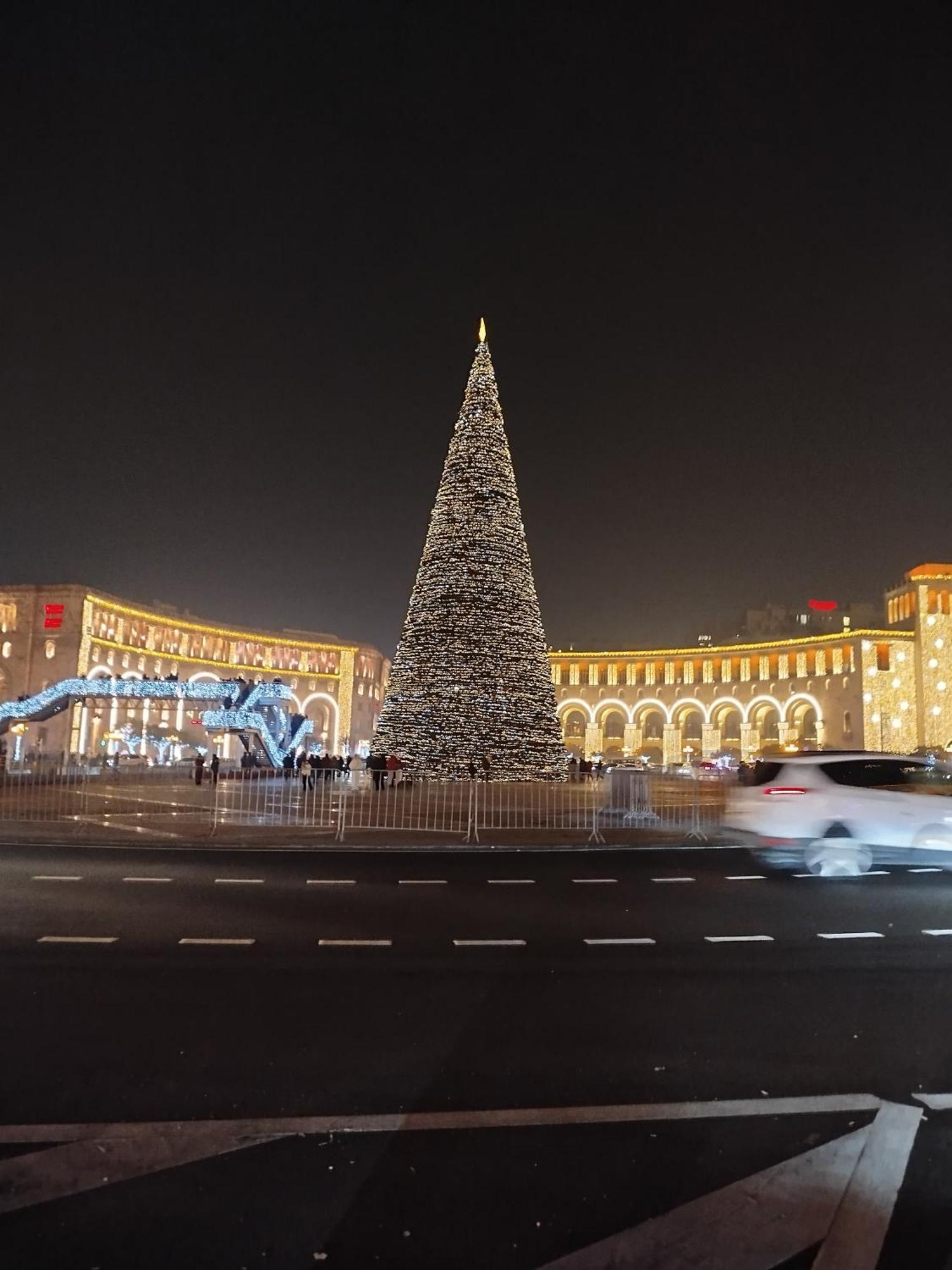 Luxury Apartment In Republic Square Jerevan Buitenkant foto