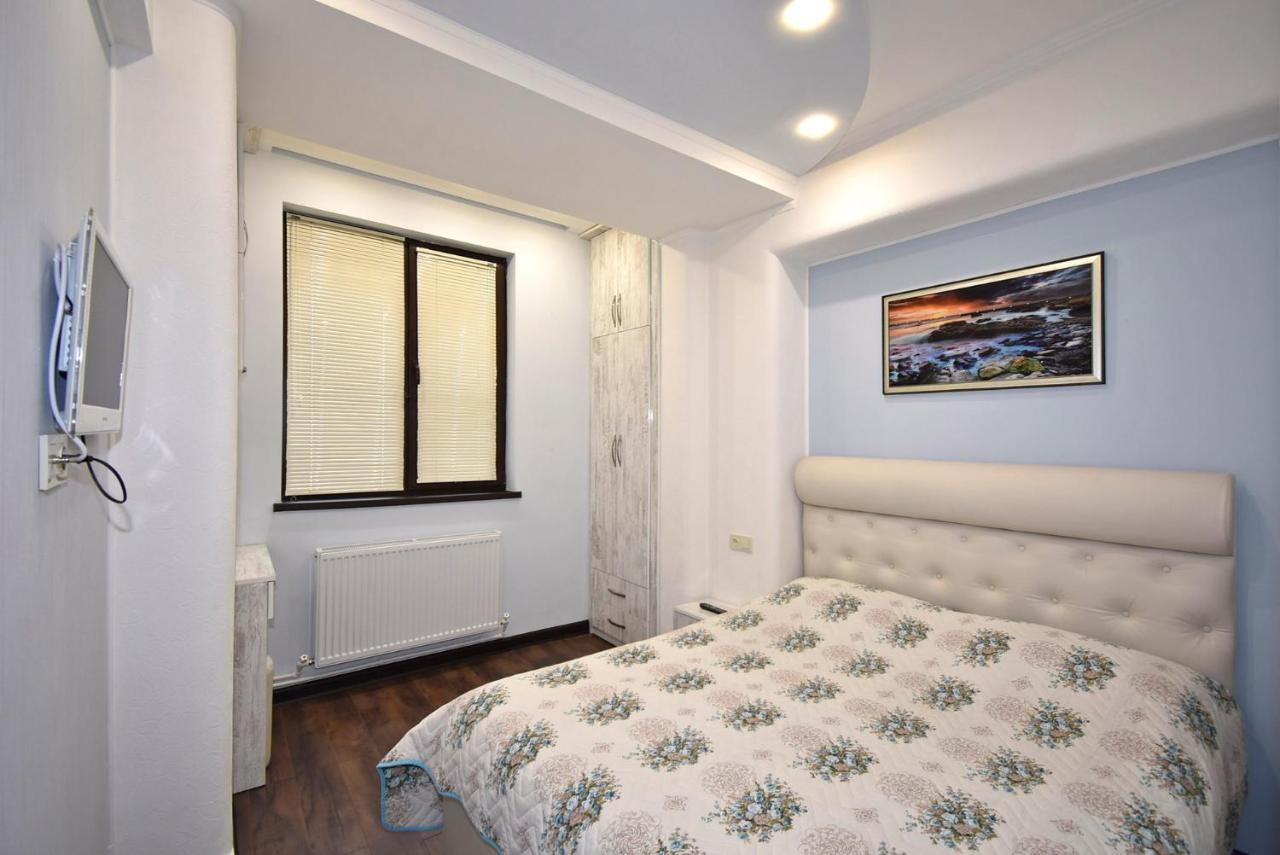 Luxury Apartment In Republic Square Jerevan Buitenkant foto